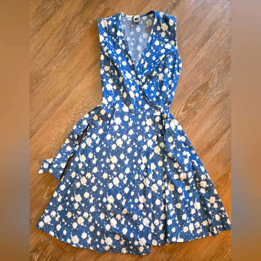 ✨️HOST PICK✨️ 🇨🇦 Made in Toronto NWOT Sleeveless Midi Wrap Dress by FUNKD - Picture 1 of 15